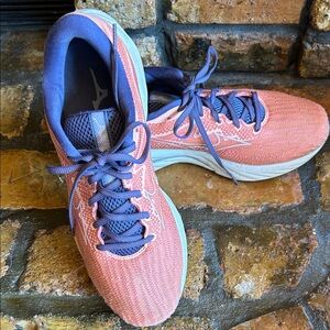 Mizuno Athletic Shoes